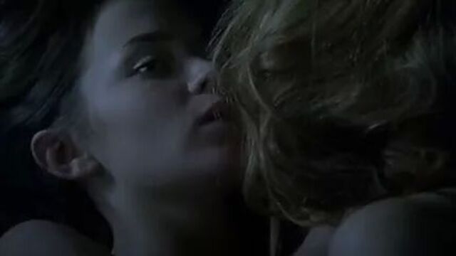 Emily Тупые груди, лесбийская сцена моего лета любви