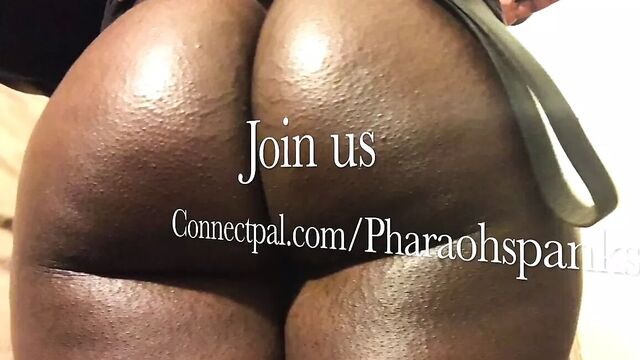 Черное шлепанье задницы