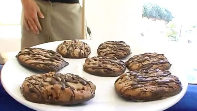 Милфа трахает друга сына