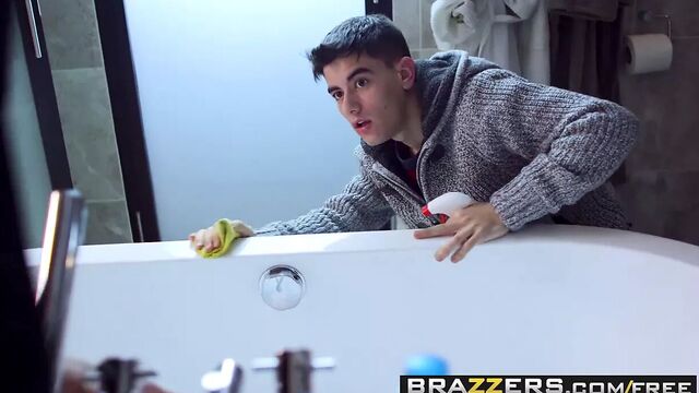 Brazzers - у мамочки сиськи - Leigh Darby, Jordi El Nino Polla