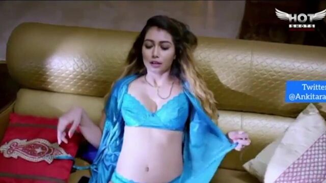 Pooja Gupta необрезанная