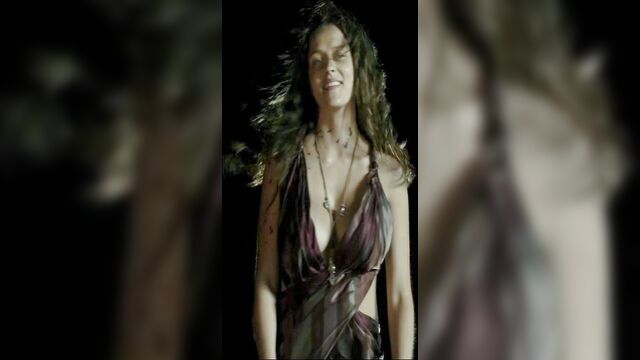 Любовные сцены Teresa Palmer