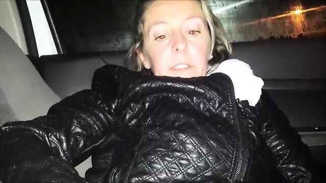 Жену трахают в машине