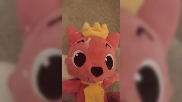 Кончаю на плюшевые Pinkfong