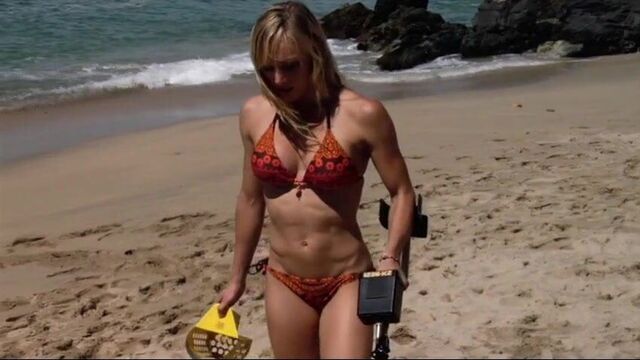 Lindsay Conklin: сексуальная девушка в бикини - Sharktopus
