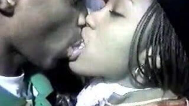 Глубокий поцелуй 1