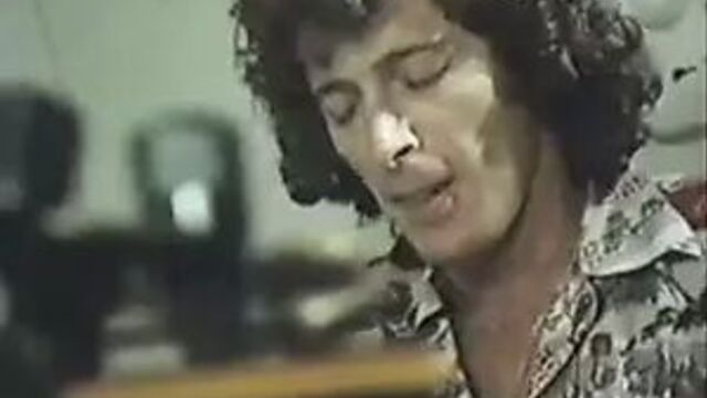 Минет под столом