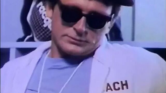 Классические сцены - Лори Смит дважды отсасывает у тренера