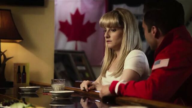 Знаменитость Melissa Rauch получает похотливую бронзу