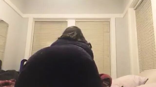 Сладкие маленькие сиськи толстушки