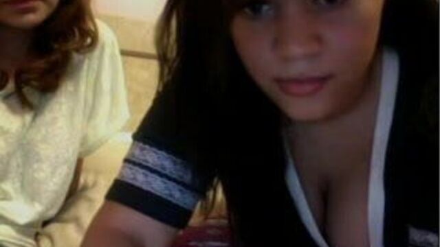 2 горячие сучки в постели