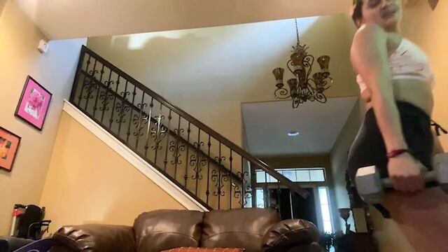 Twitch декольте ой под верблюжьей лапкой и под юбками, часть 4