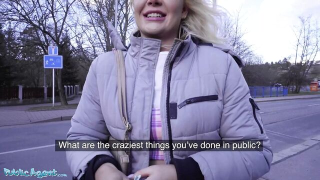 Публичный агент, британская туристка Gina Varney сосет чешский хуй