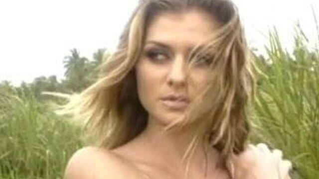 Грудастые блондинки выставили напоказ - Kalin Oolson