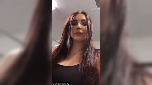 Jessica Mckay она же Billie Kay, сексуальное селфи