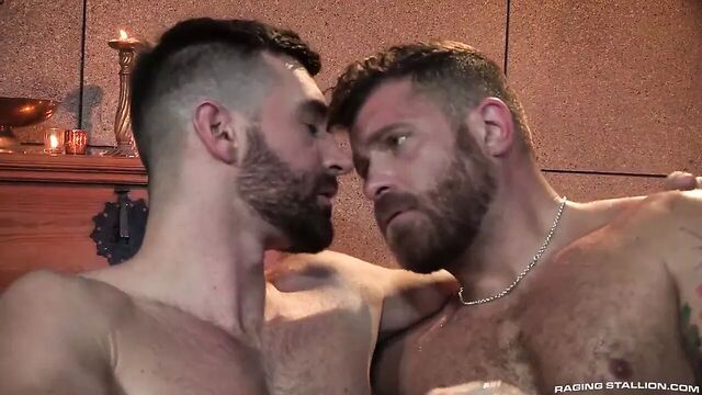 Woody Fox и Riley Mitchel