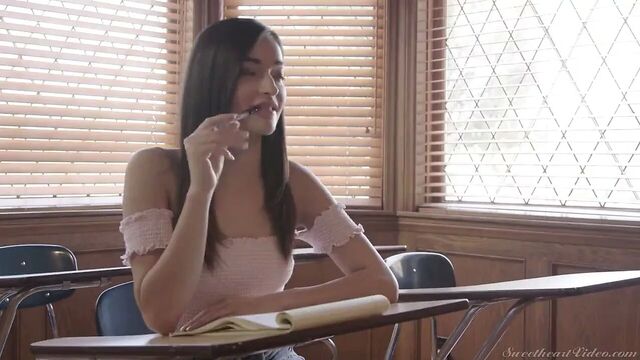 Лесбийские сводные сестры - Emily Willis и Georgia Jones