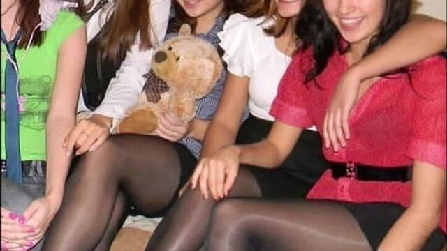 Тинки в нейлоновых колготках сводят тебя с ума 9