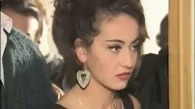 Гэнгбэнг с женой и двойное проникновение с французской очень мокрой киской в тройничке