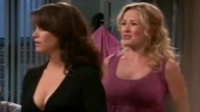 Еще стоя - Jami Gerz и Jennifer Irwin, отличные сиськи