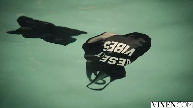 VIXEN фотомодель Blake Edens интенсивно занимается сексом