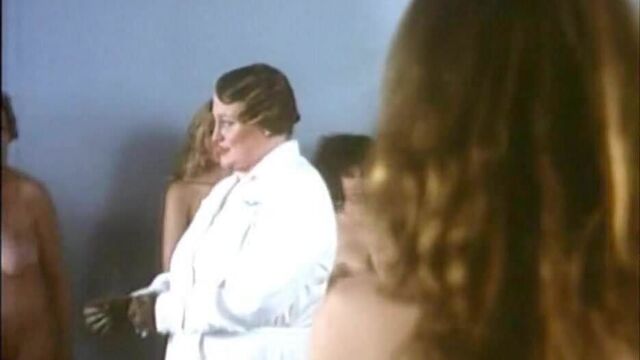 Pamela Sue, Martin, топлес