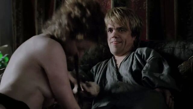 Есть - Emilia Claleke, Rose Leslie, Oona Chaplin, сцена секса, без музыки