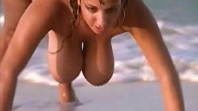 Классические сиськи 80-х - красивая крошка с большими сиськами