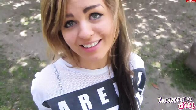 С 18 лет впервые обнаженная на публике