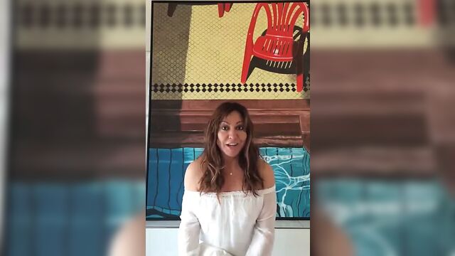 Просвечивающаяся футболка Simone Thommalla