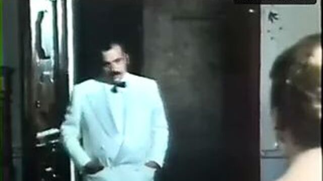 Senta Berger раздевается до бюстье и чулок, фильм 1976