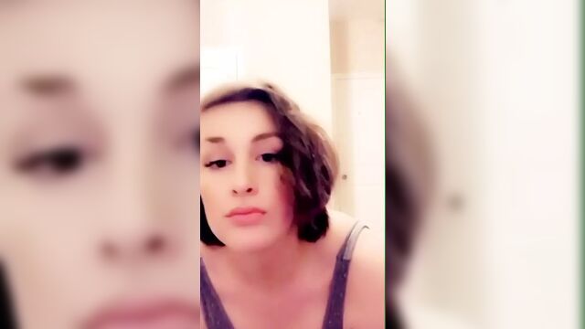 Мясистая трансвеститка для Snowbunny