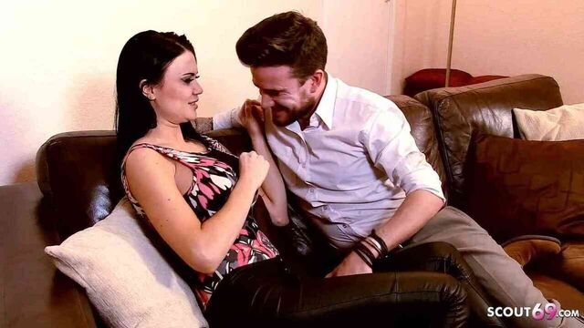 Сексуальная милфа-пума Jasmine Jae грубо получает кримпай во время неверного секса с огромным членом