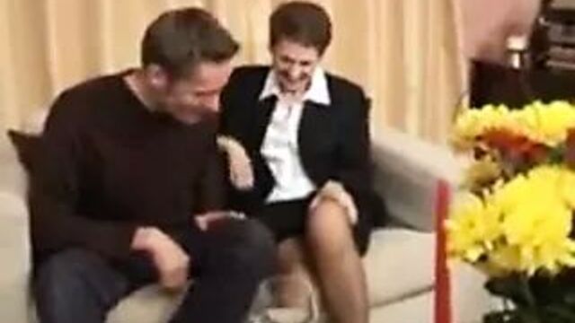 Зрелая в чулках