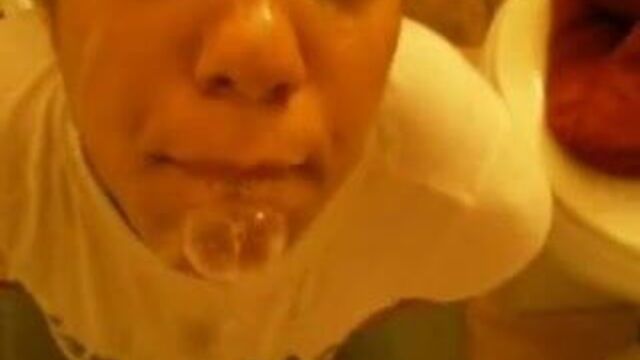 Малышка Red делает потрясающую головку