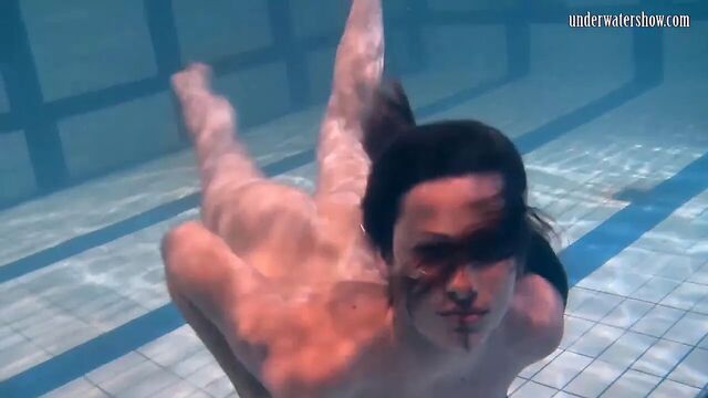 Топ-модель с волосатой киской Ivetta Surikova