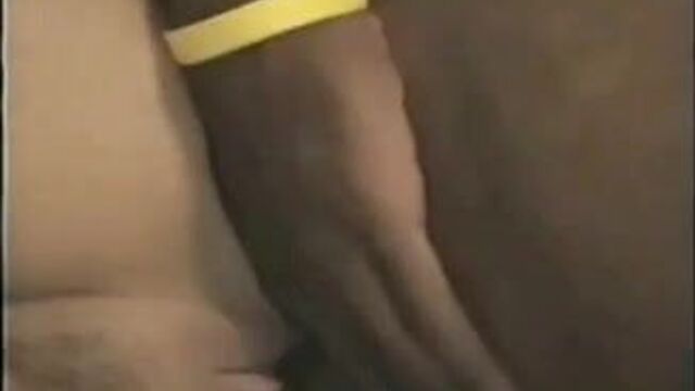 Сочная зрелая блондинка-жена и ебарь с черным любовником