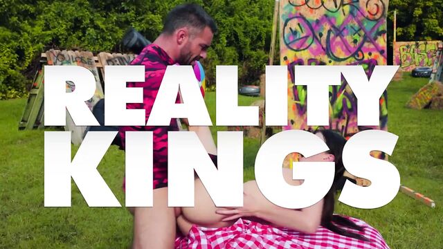 Round и Brown - Mary Jean - угощение на день рождения - Real Kings