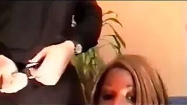 Красивая французская чернокожая получает киску