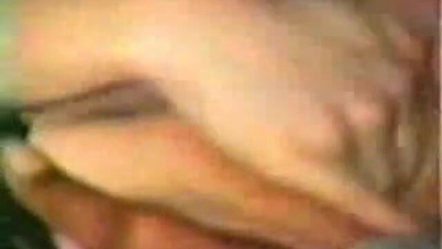 (Ballin) - Шлюшка в кинотеатре в любительском видео !!!