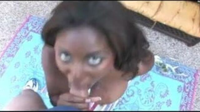 Чернокожую трахают в сисечки и камшот на лицо: Candace Von