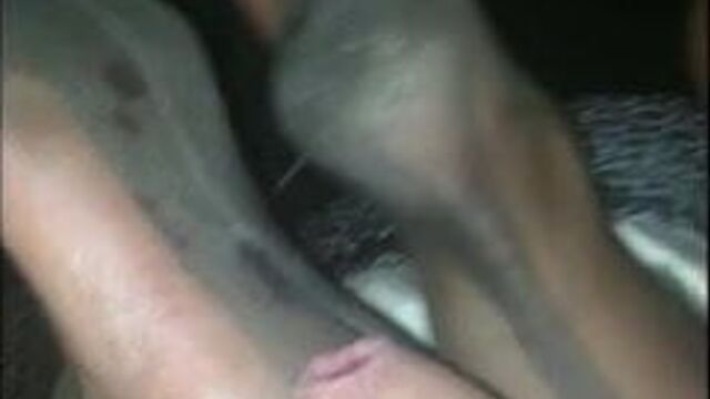 Дрочка ногами в нейлоновых чулках