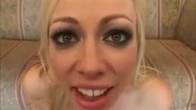 Рты спермы: Adrianna Nicole