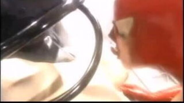 Большие фетишные лесбиянки с большими сиськами