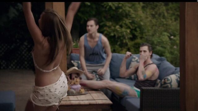 Lily Simmons, скаут Taylor-Compton - '' Грязная ложь ''