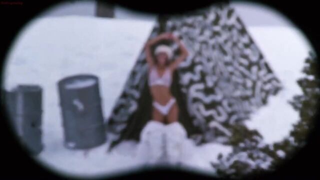 Vanessa Angel (в белом лифчике и трусиках)