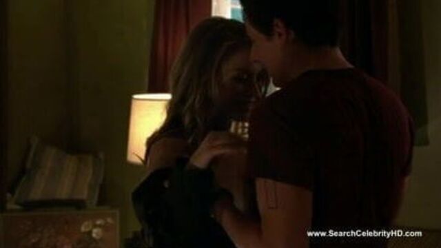 Обнаженная Whitney Anderson - Crash s02e03