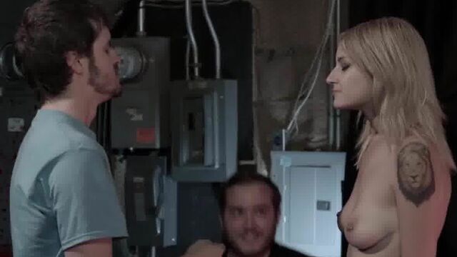 Whitney Moore, Marissa Merrill Phoenix Аскани обнаженная