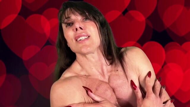 Faith сгибает топлесс