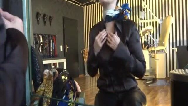 Фетиш с шарфом